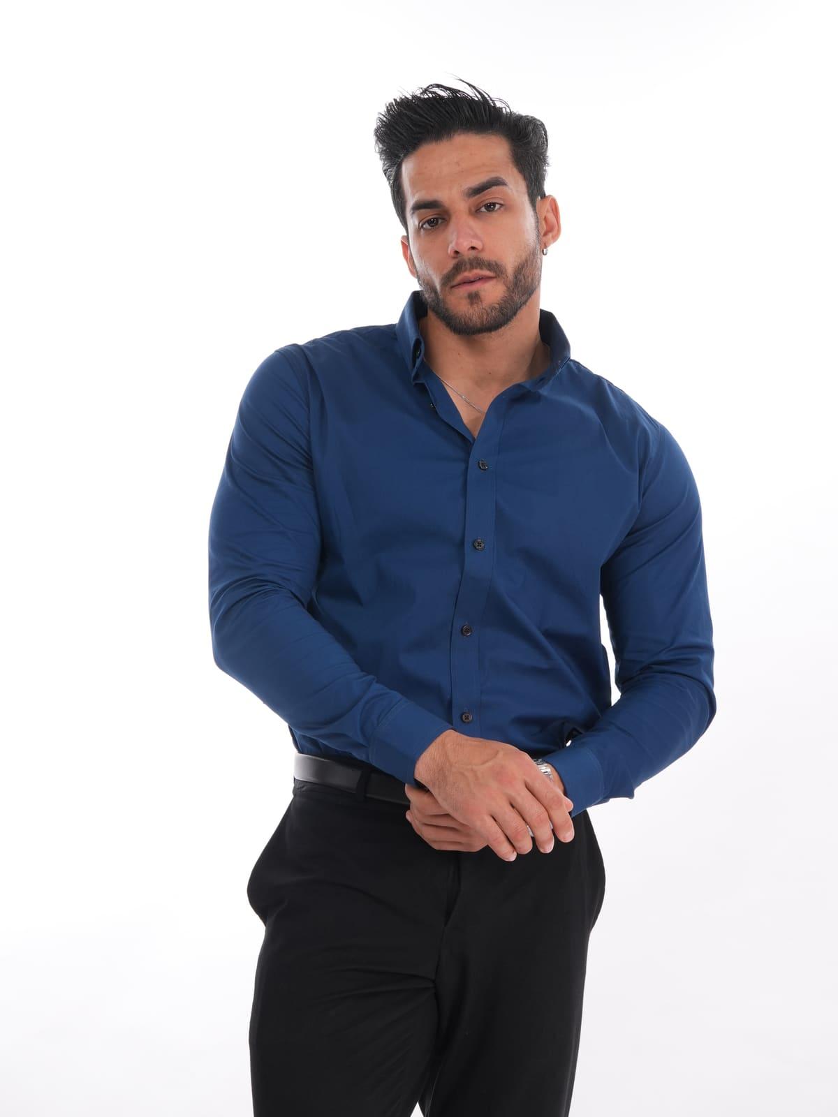 Cuello camisero · color entero · manga larga · Azul acero