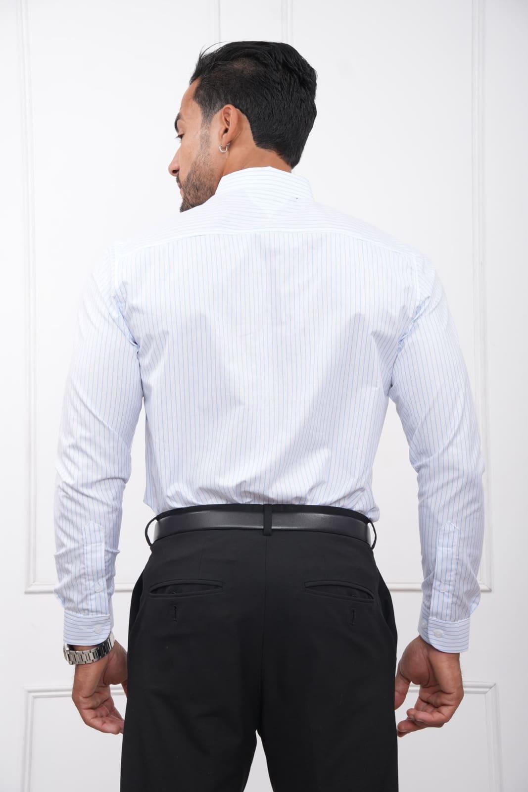 Camisa rayas finas color Celeste · foto 3
