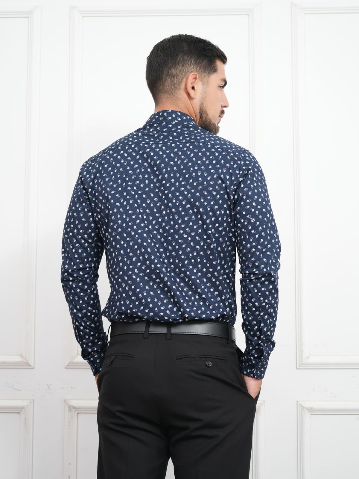 Camisa microfloreada color Azul noche · foto 3