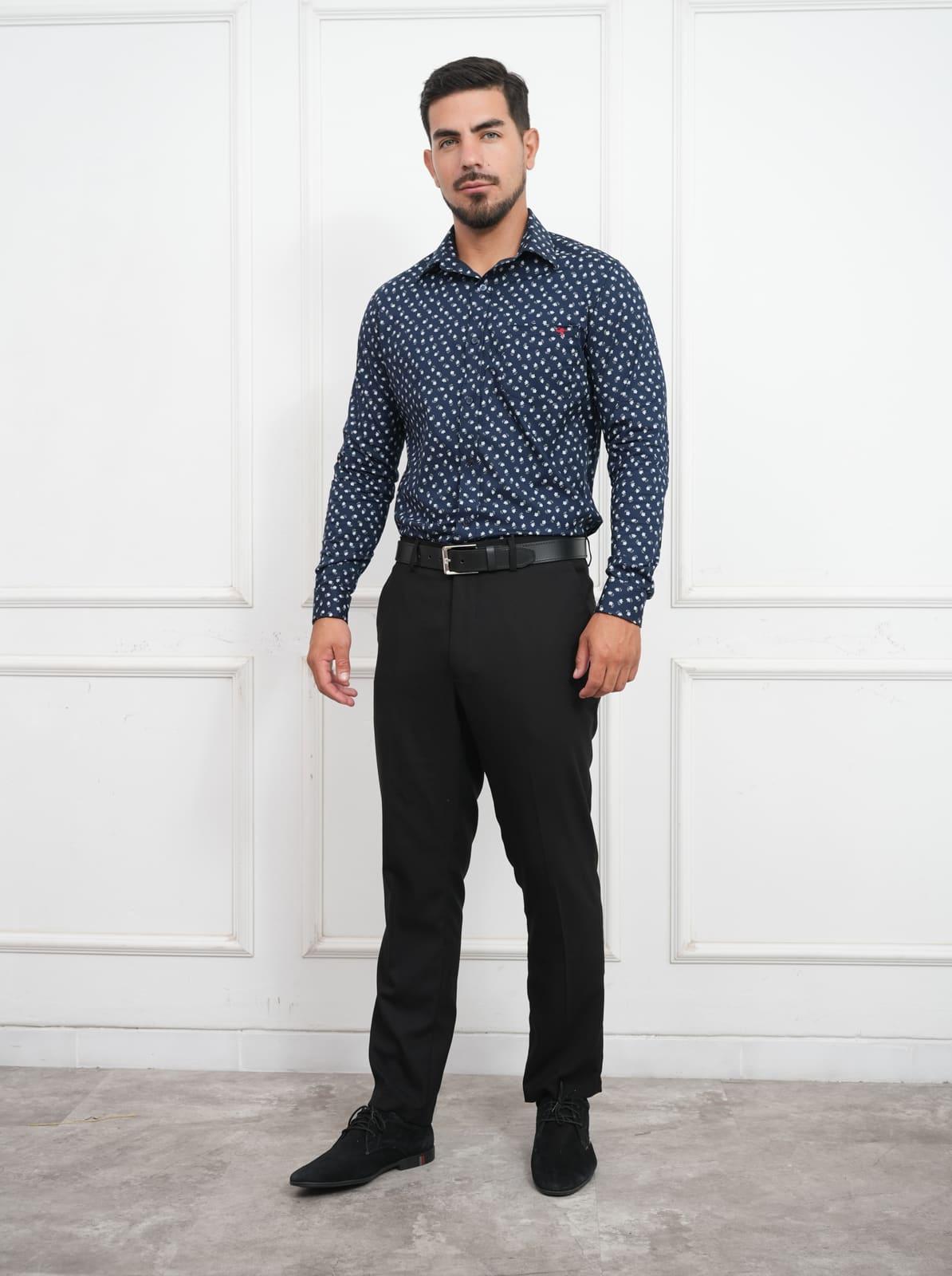 Camisa microfloreada color Azul noche · foto 4